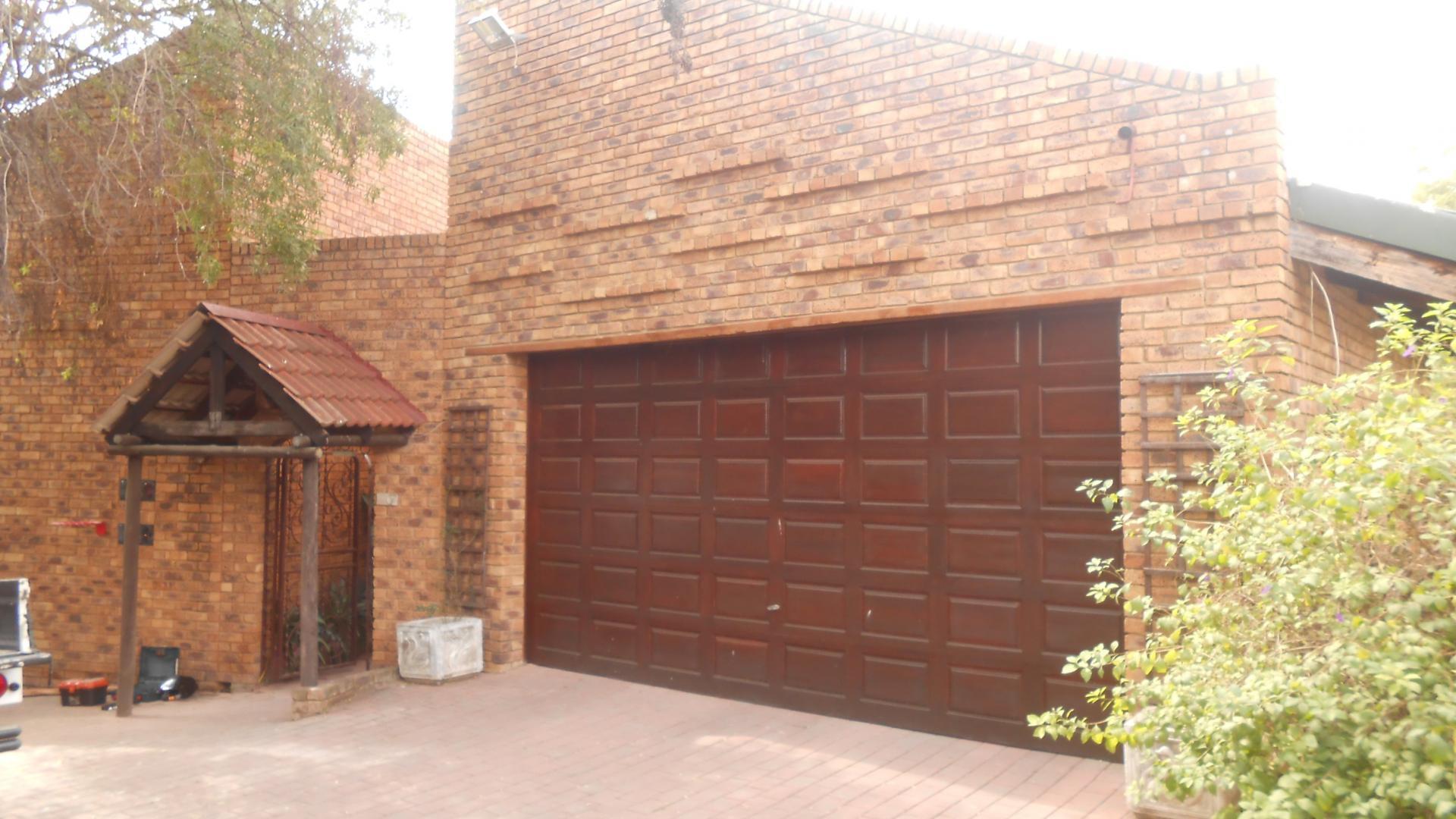 Front View of property in The Reeds