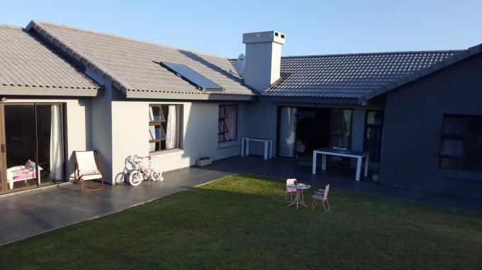 3 Bedroom House for Sale For Sale in Mossel Bay - Home Sell - MR142185
