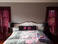 Main Bedroom - 32 square meters of property in Mossel Bay