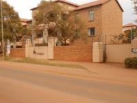 2 Bedroom 2 Bathroom Flat/Apartment for Sale for sale in Die Hoewes