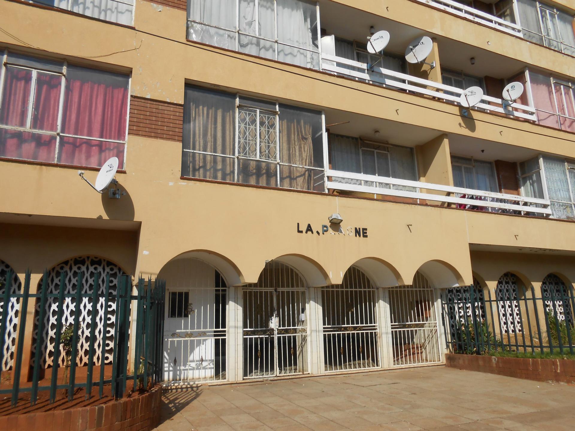 Front View of property in Yeoville