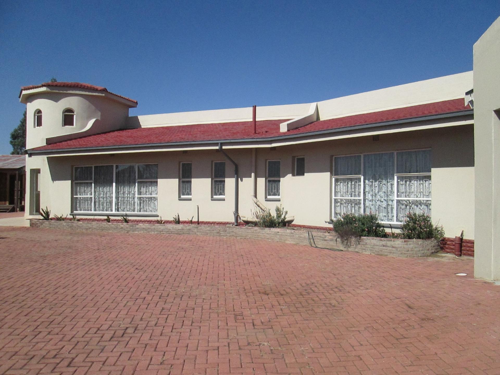 Front View of property in Sunward park