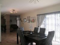 Dining Room - 17 square meters of property in Sunward park