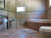 Bathroom 2 - 11 square meters of property in Sunward park