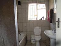 Bathroom 1 of property in Driefontein
