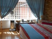 Main Bedroom - 22 square meters of property in Noordheuwel