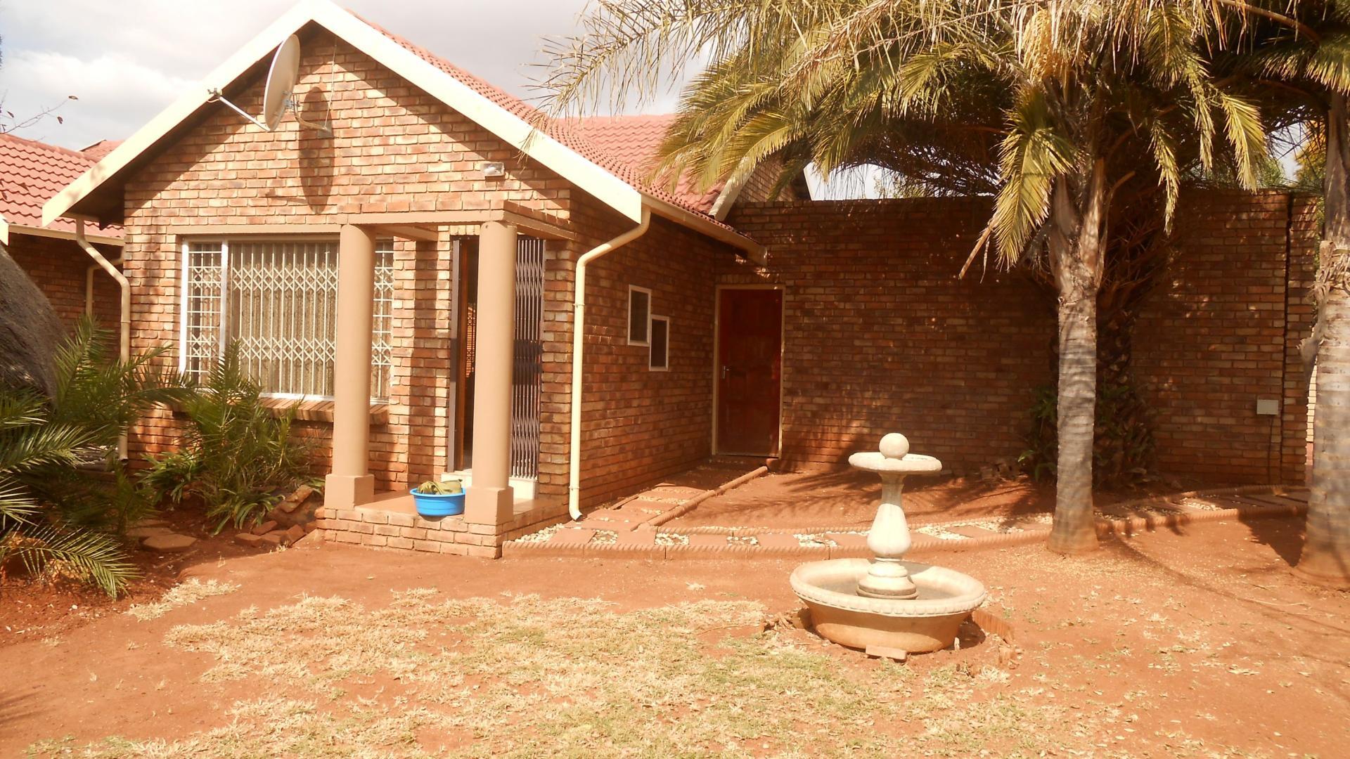 Front View of property in Highveld