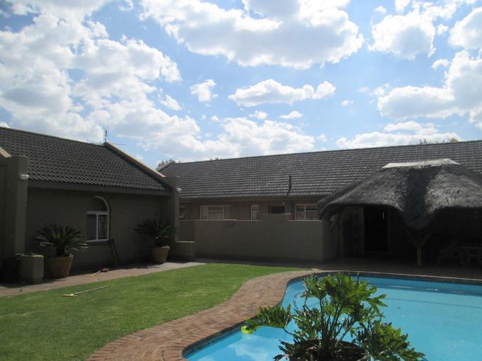 4 Bedroom House for Sale For Sale in Vanderbijlpark - Private Sale - MR142441