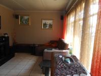 Lounges - 23 square meters of property in Brakpan