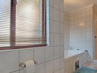 Bathroom 2 - 12 square meters of property in Woodhill Golf Estate