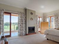 Main Bedroom - 35 square meters of property in Woodhill Golf Estate