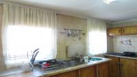 Kitchen - 19 square meters of property in Lenasia South