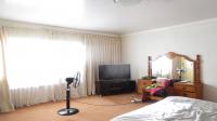 Main Bedroom - 31 square meters of property in Lenasia South