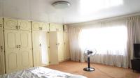 Main Bedroom - 31 square meters of property in Lenasia South