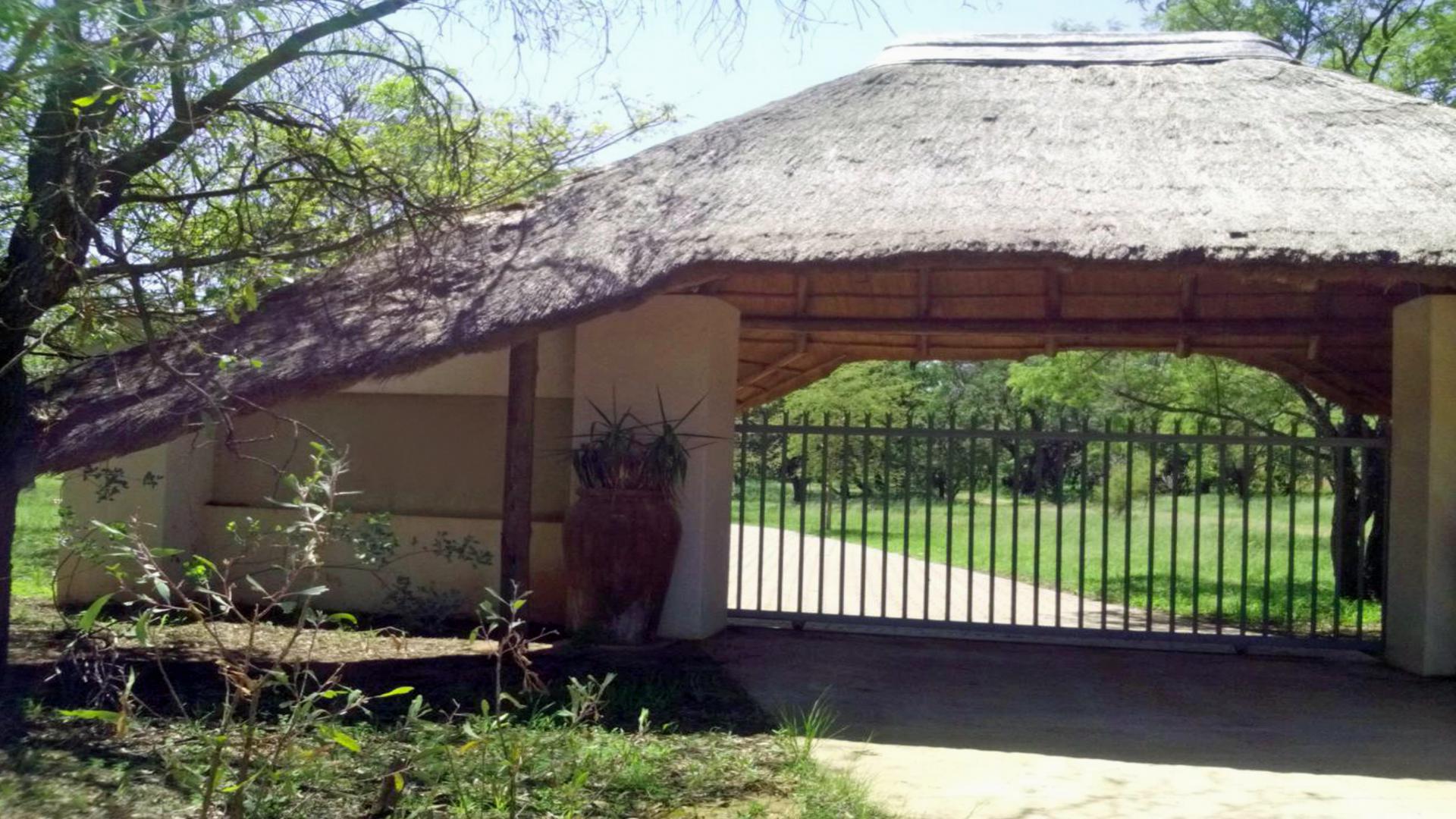 Front View of property in Leeuwfontein Estates