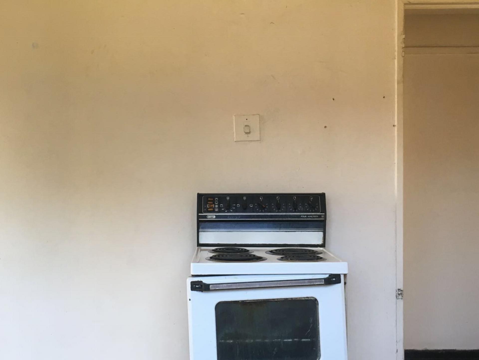 Kitchen of property in Evander