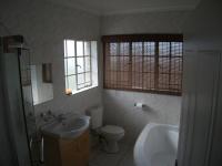 Main Bathroom - 15 square meters of property in Three Rivers