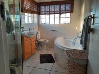 Main Bathroom - 15 square meters of property in Three Rivers