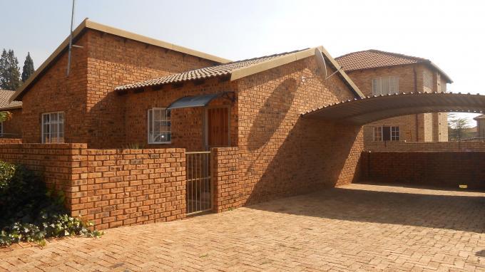 3 Bedroom Simplex for Sale For Sale in Midrand - Private Sale - MR142744