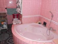 Bathroom 1 - 5 square meters of property in Umkomaas