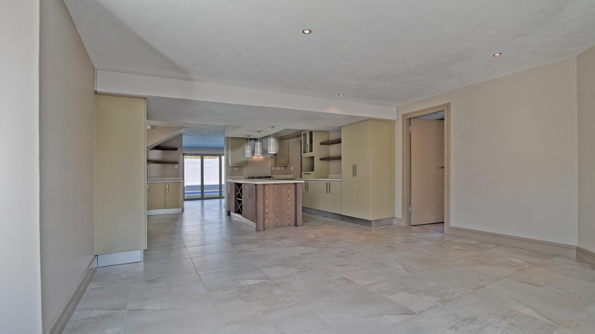 Dining Room - 27 square meters of property in Silver Lakes Golf Estate