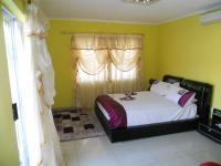 Main Bedroom - 24 square meters of property in Park Hill
