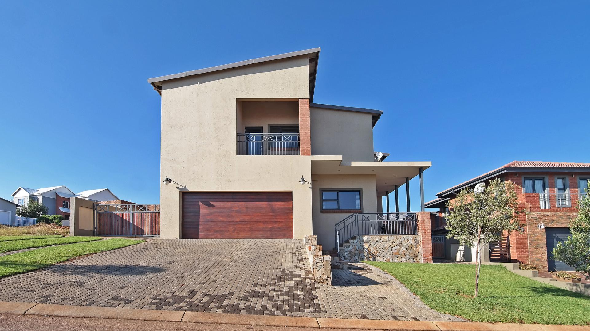 Front View of property in Heron Hill Estate