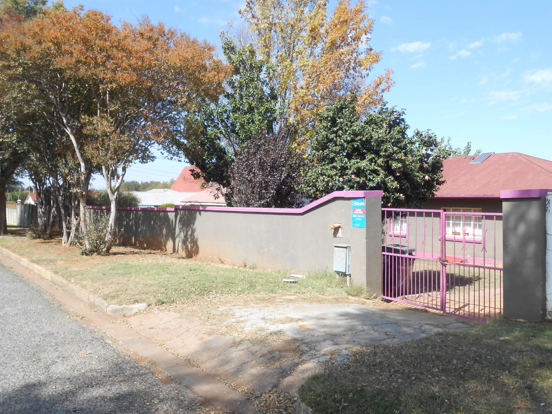 Front View of property in Roodepoort North