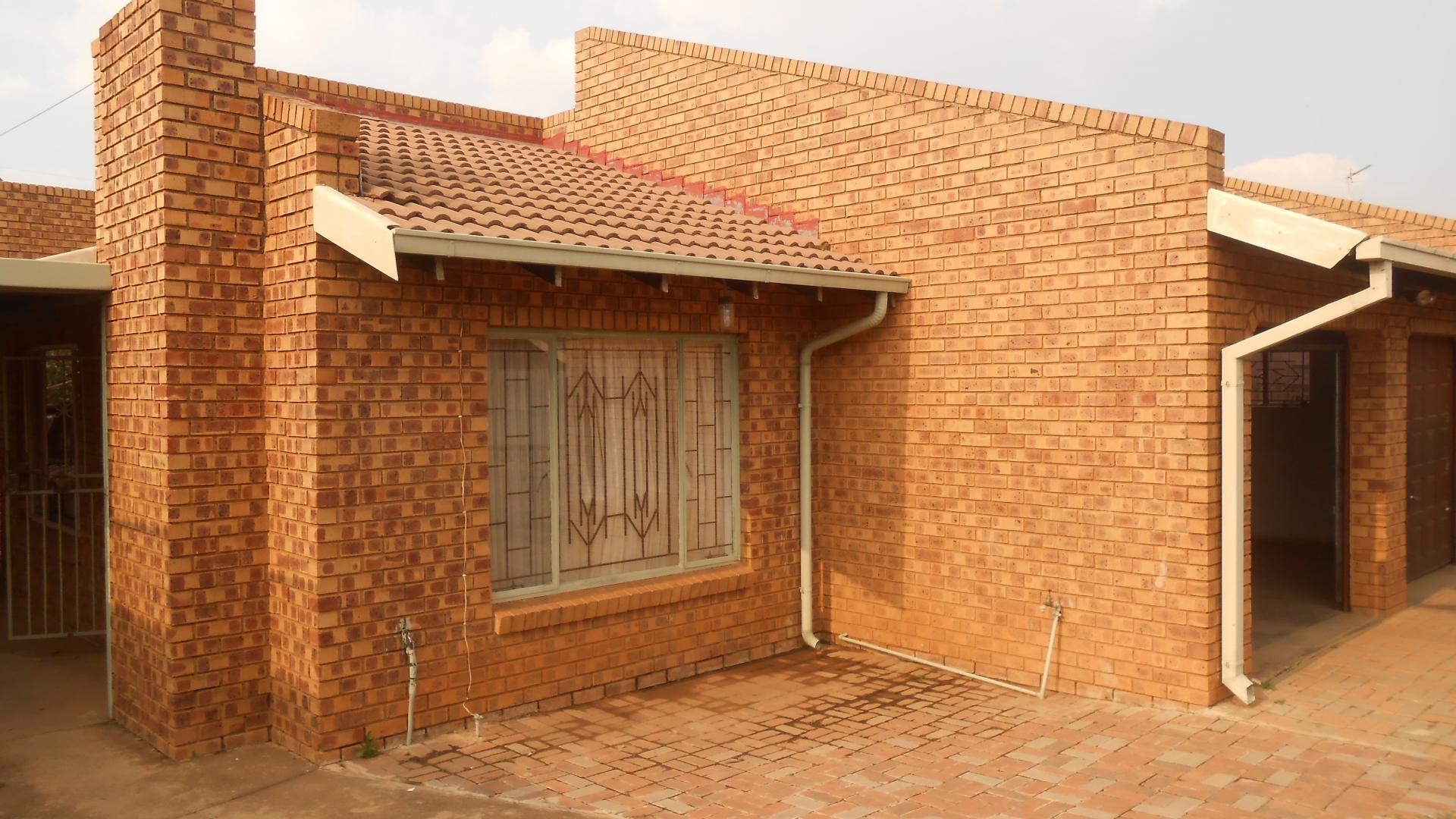 Front View of property in Moretele View