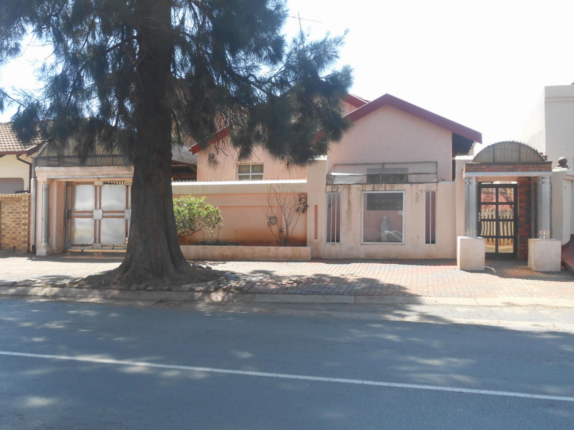 Front View of property in Protea North