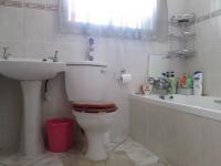 Bathroom 1 - 4 square meters of property in Birchleigh North
