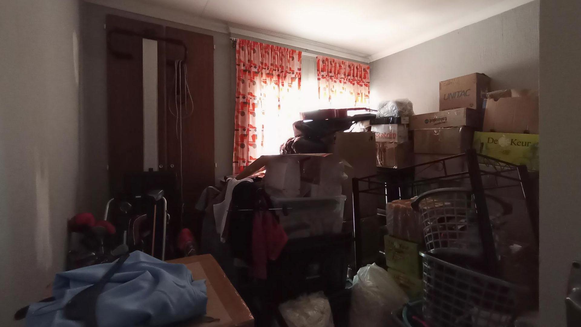 Bed Room 1 - 12 square meters of property in The Reeds