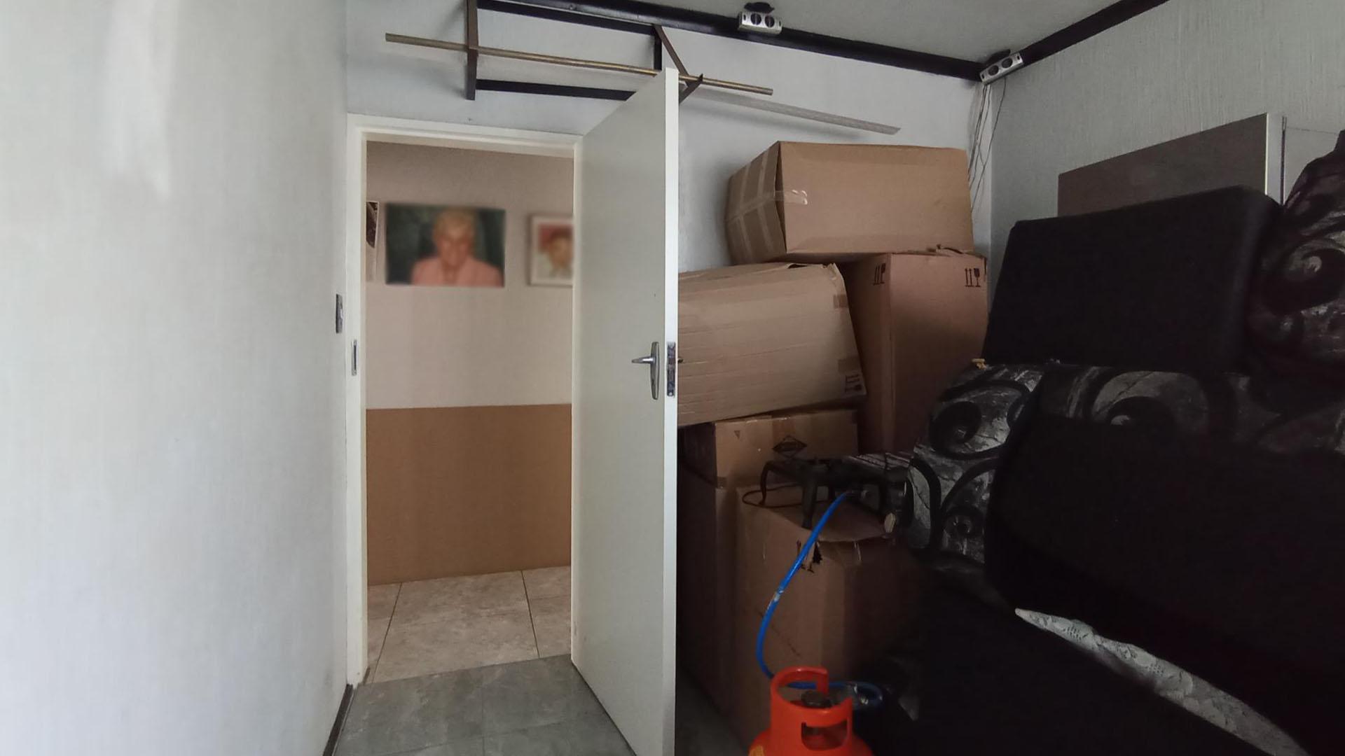 Bed Room 2 - 15 square meters of property in The Reeds