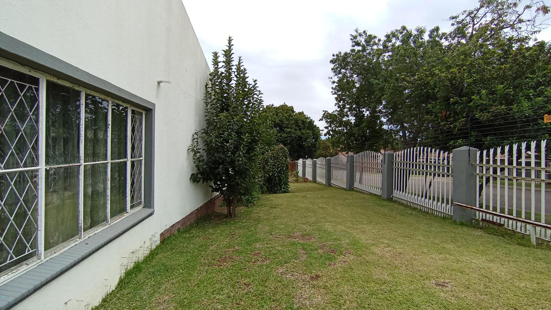 Front View of property in The Reeds