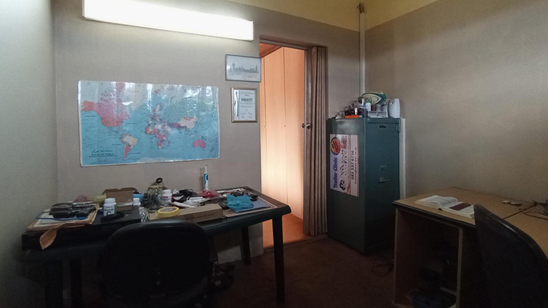 Study - 17 square meters of property in The Reeds