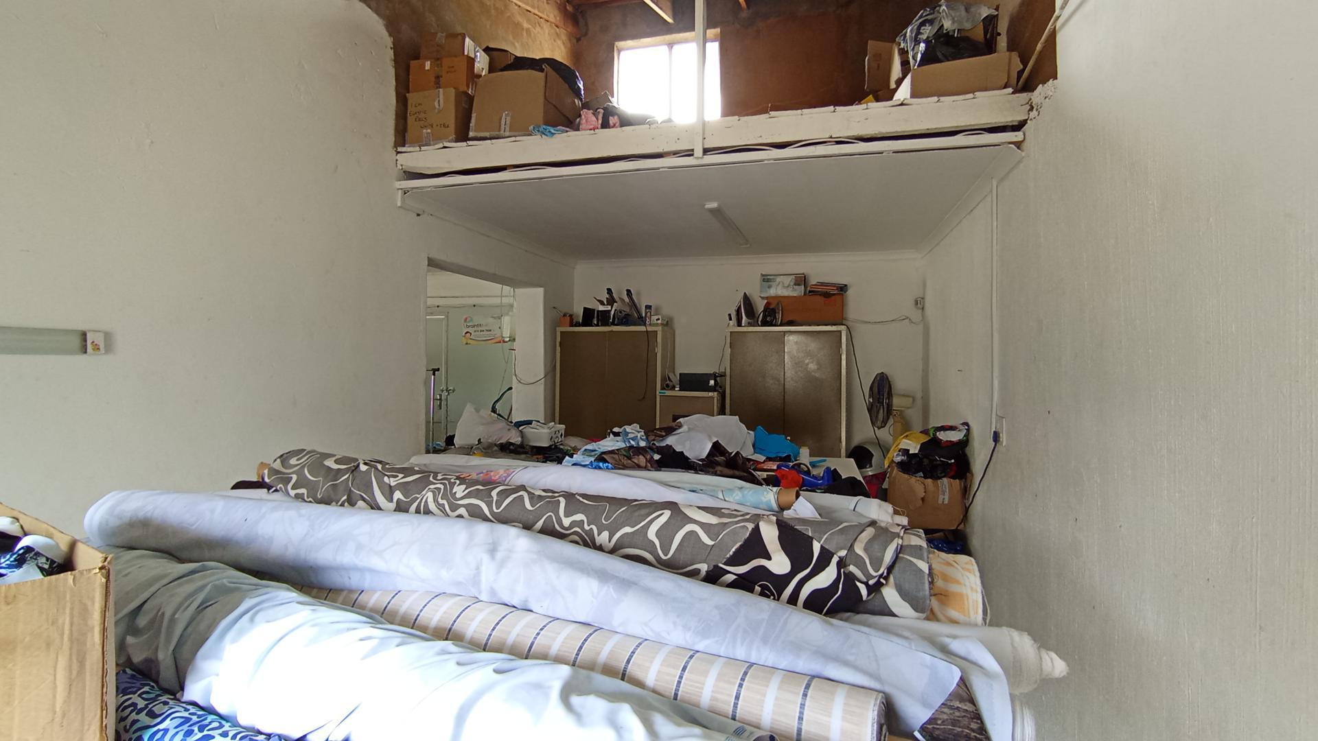 Store Room - 61 square meters of property in The Reeds