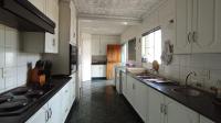 Kitchen - 20 square meters of property in The Reeds