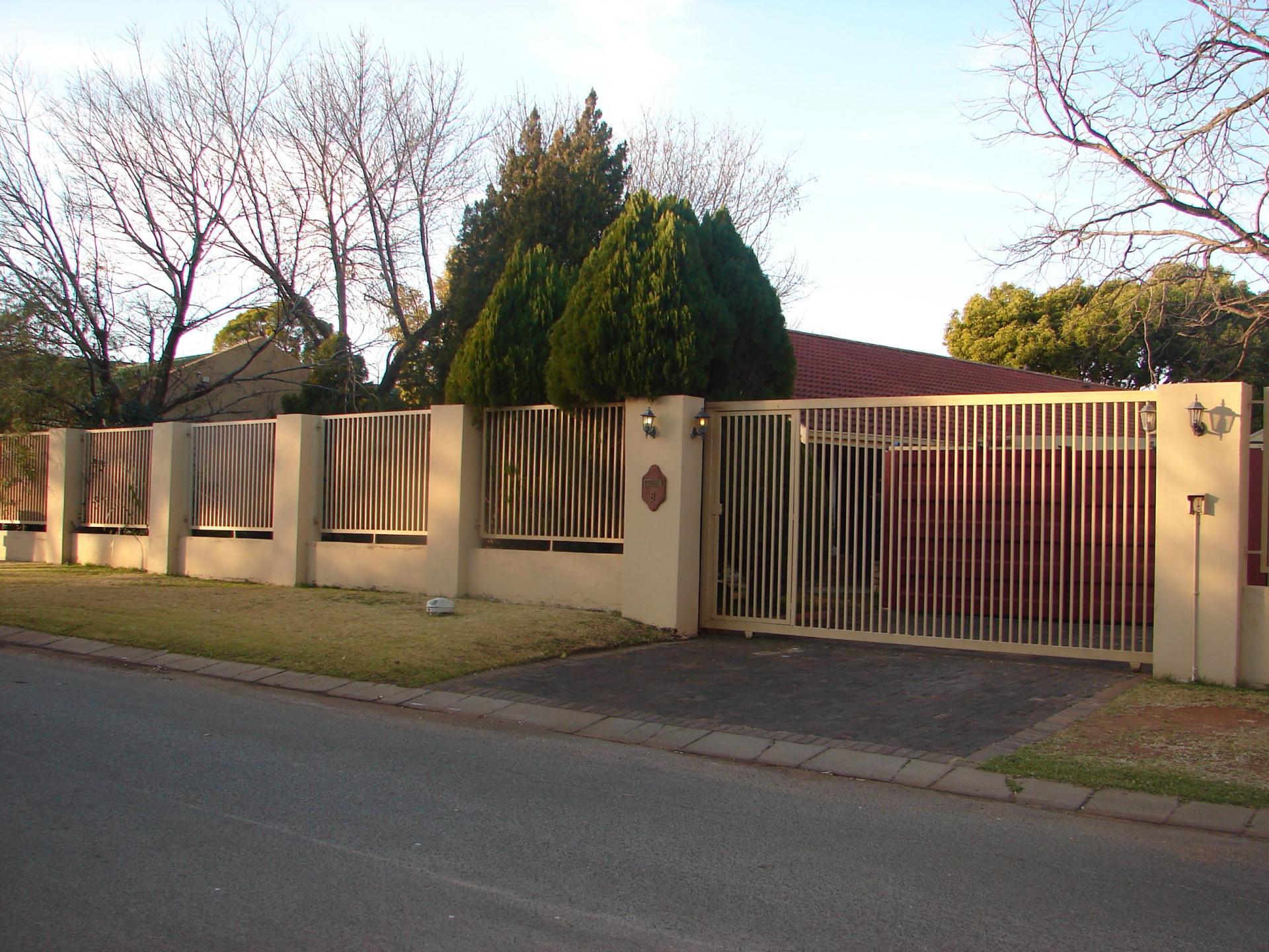 Front View of property in Flamwood