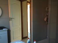 Bathroom 1 - 9 square meters of property in Beacon Bay
