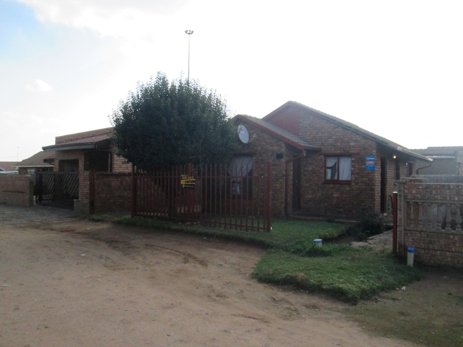 Front View of property in Tsakane