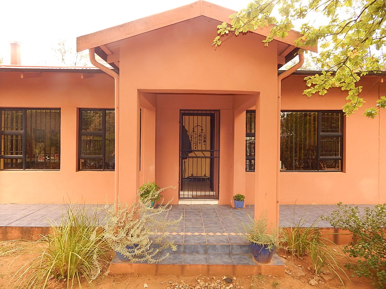 3 Bedroom House for Sale For Sale in Bloemfontein - Home Sell - MR143089