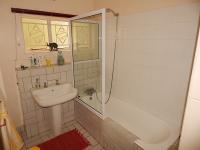 Bathroom 1 - 9 square meters of property in Bloemfontein
