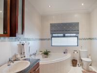 Bathroom 3+ - 19 square meters of property in The Wilds Estate