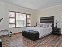 Main Bedroom - 27 square meters of property in Heron Hill Estate
