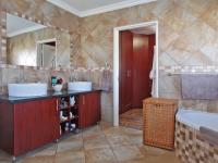 Main Bathroom - 11 square meters of property in Heron Hill Estate