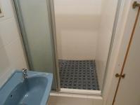 Bathroom 1 - 3 square meters of property in Kingsburgh