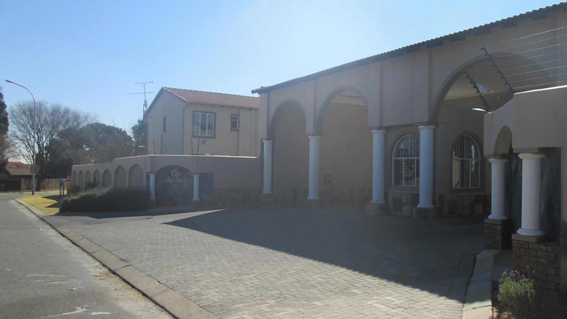 Front View of property in Dalpark