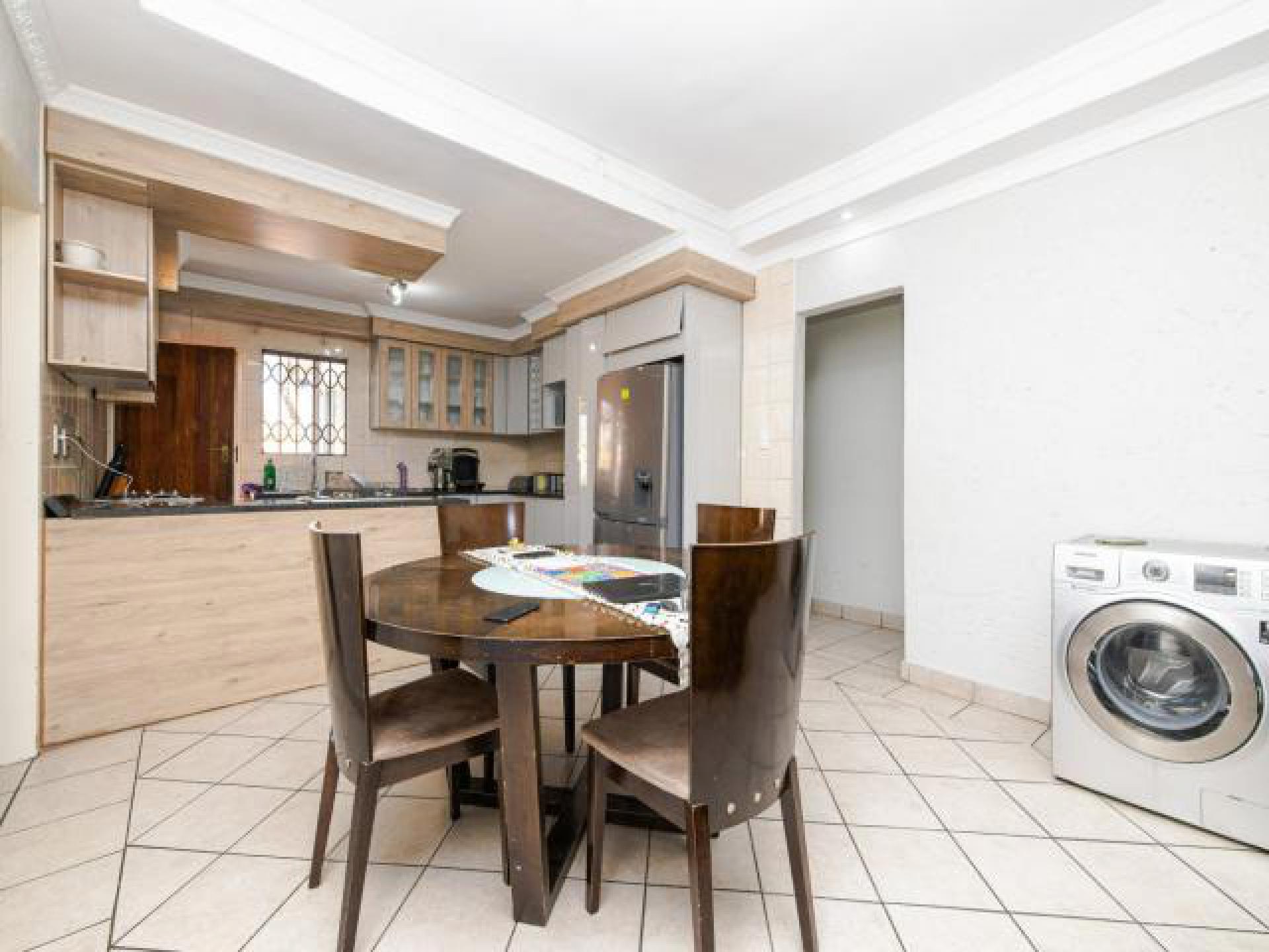 Dining Room of property in Noordwyk