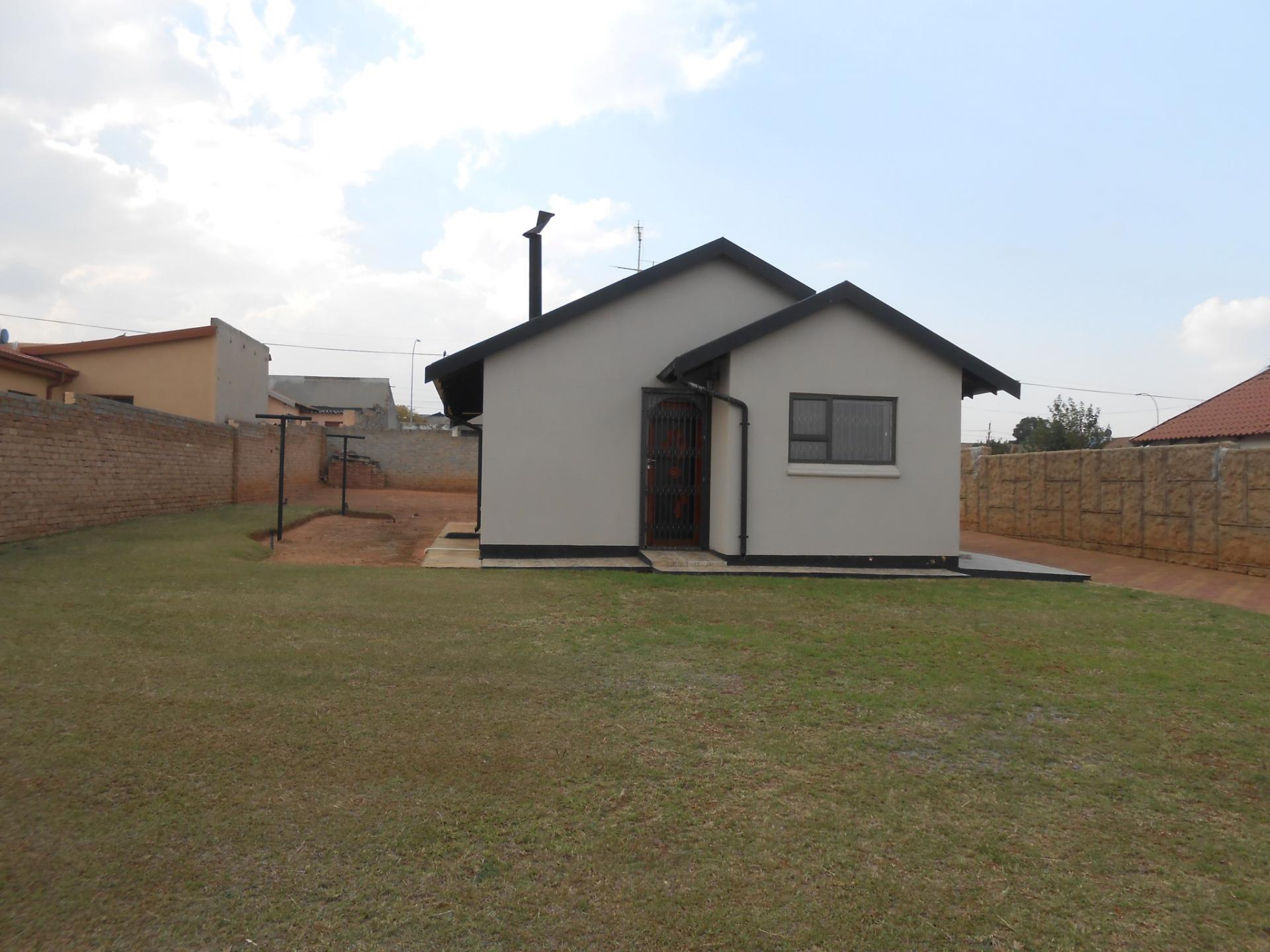 Front View of property in Lenasia South