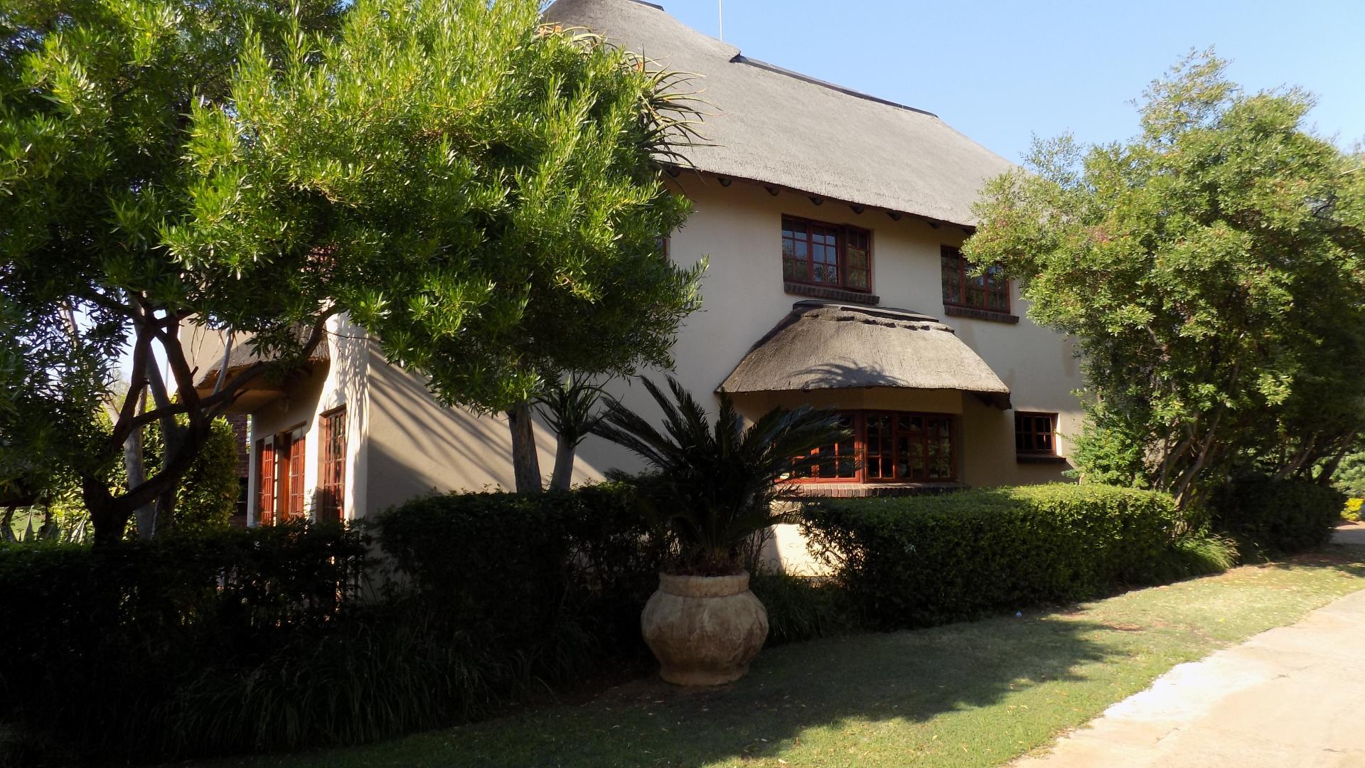 Front View of property in Hartbeespoort